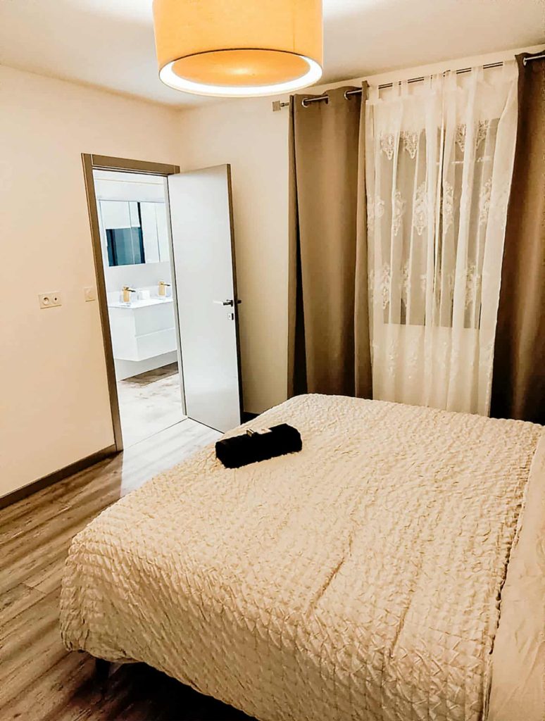 f684f1ad-0a18-49c1-8fb9-d1817da404b1